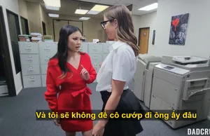 Bố dượng trúng độc đắc trả bài cùng lúc trân châu và em trợ lý riêng